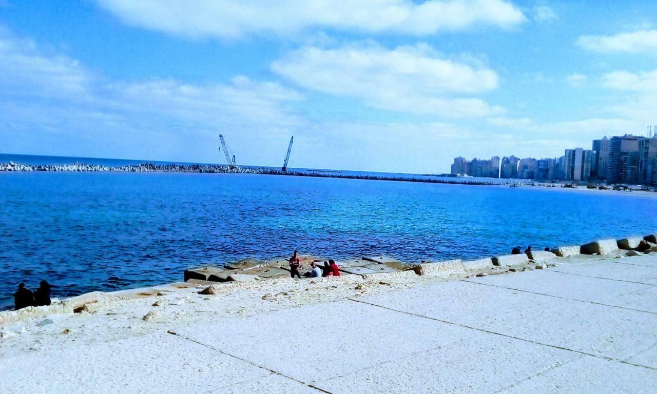 Zahrate Elfirdaos Rooms للرجال فقط Alexandria Exteriör bild
