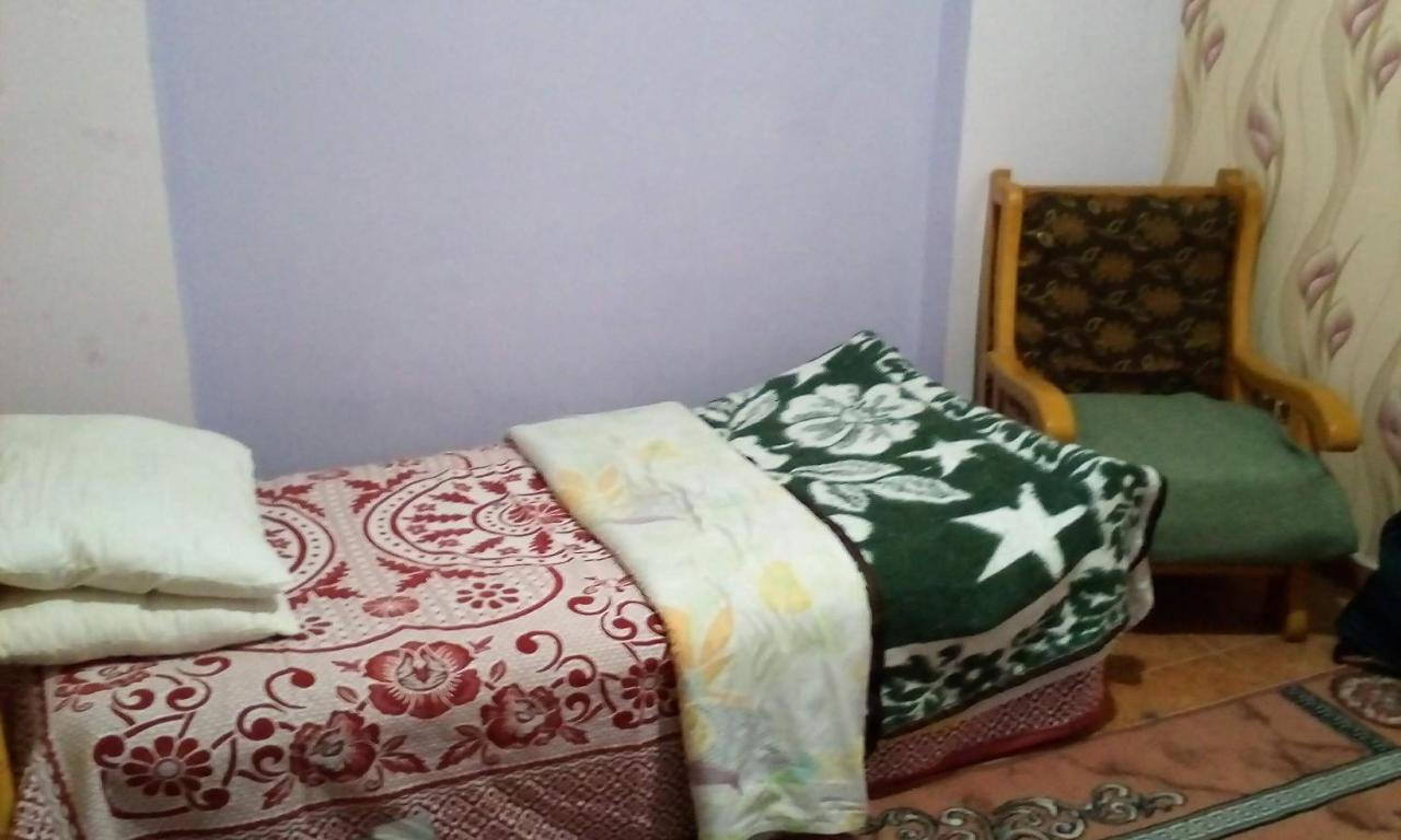 Zahrate Elfirdaos Rooms للرجال فقط Alexandria Exteriör bild
